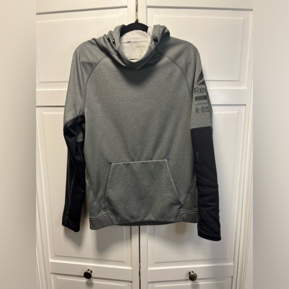 Reebok Color-block Sweatshirt With Hoodie Size Men’s Small Color Gray/Black
